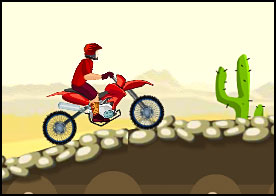 Engellerle dolu çölde motorunu ustalıkla kullanarak bölümleri tamamla